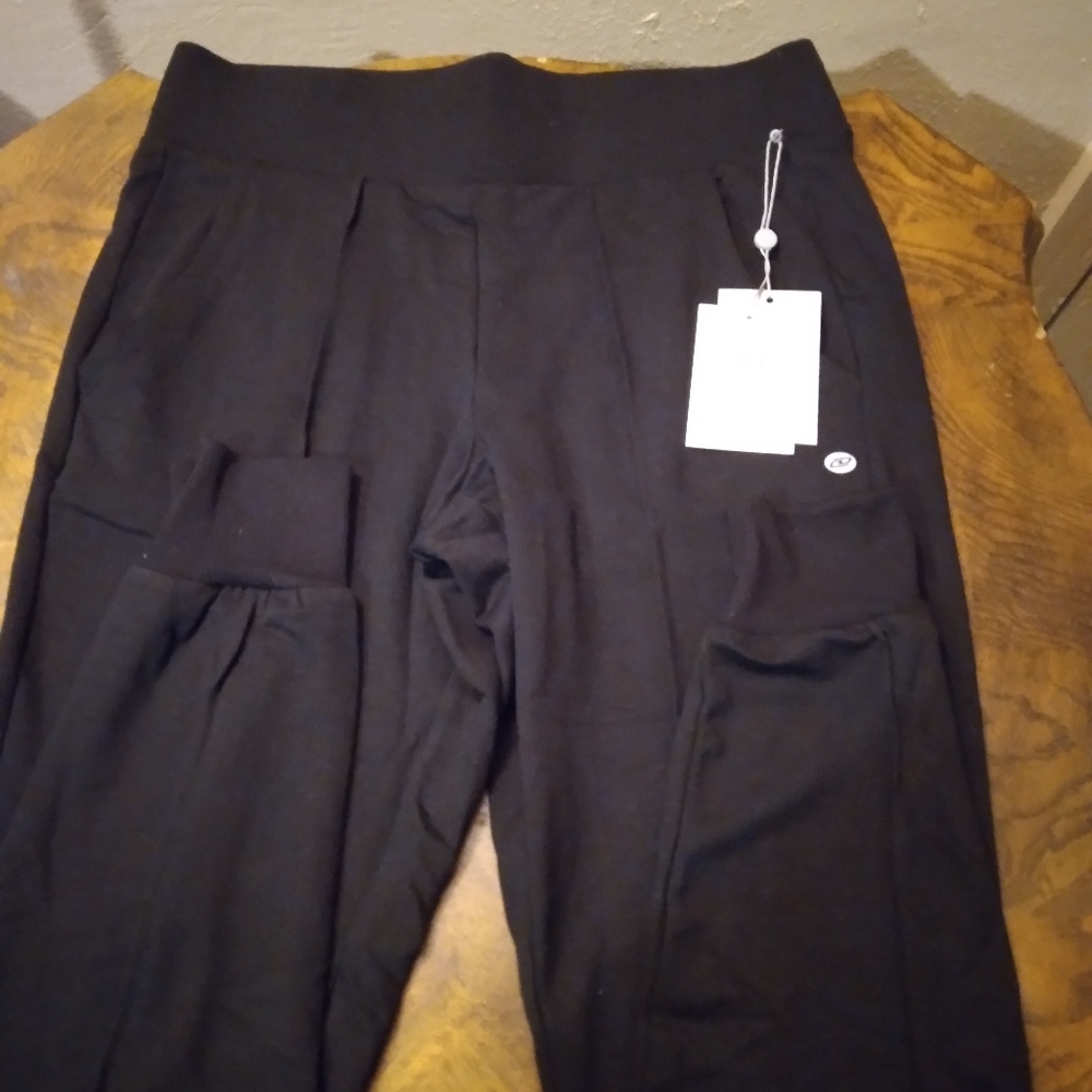 DKNY Women's Yoga Jogger Pants - Picture 2 of 3
